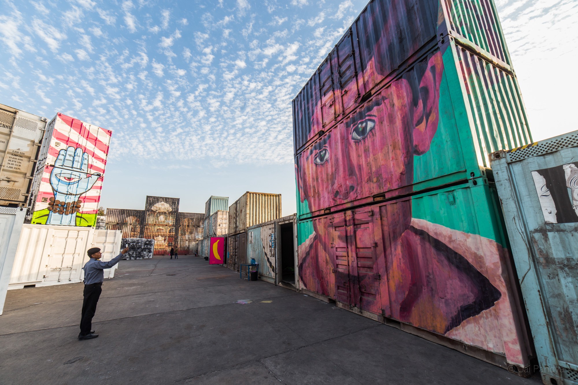 打翻颜料桶,脑洞大开的集装箱涂鸦创意设计|空间-工业/产品-三维|资讯