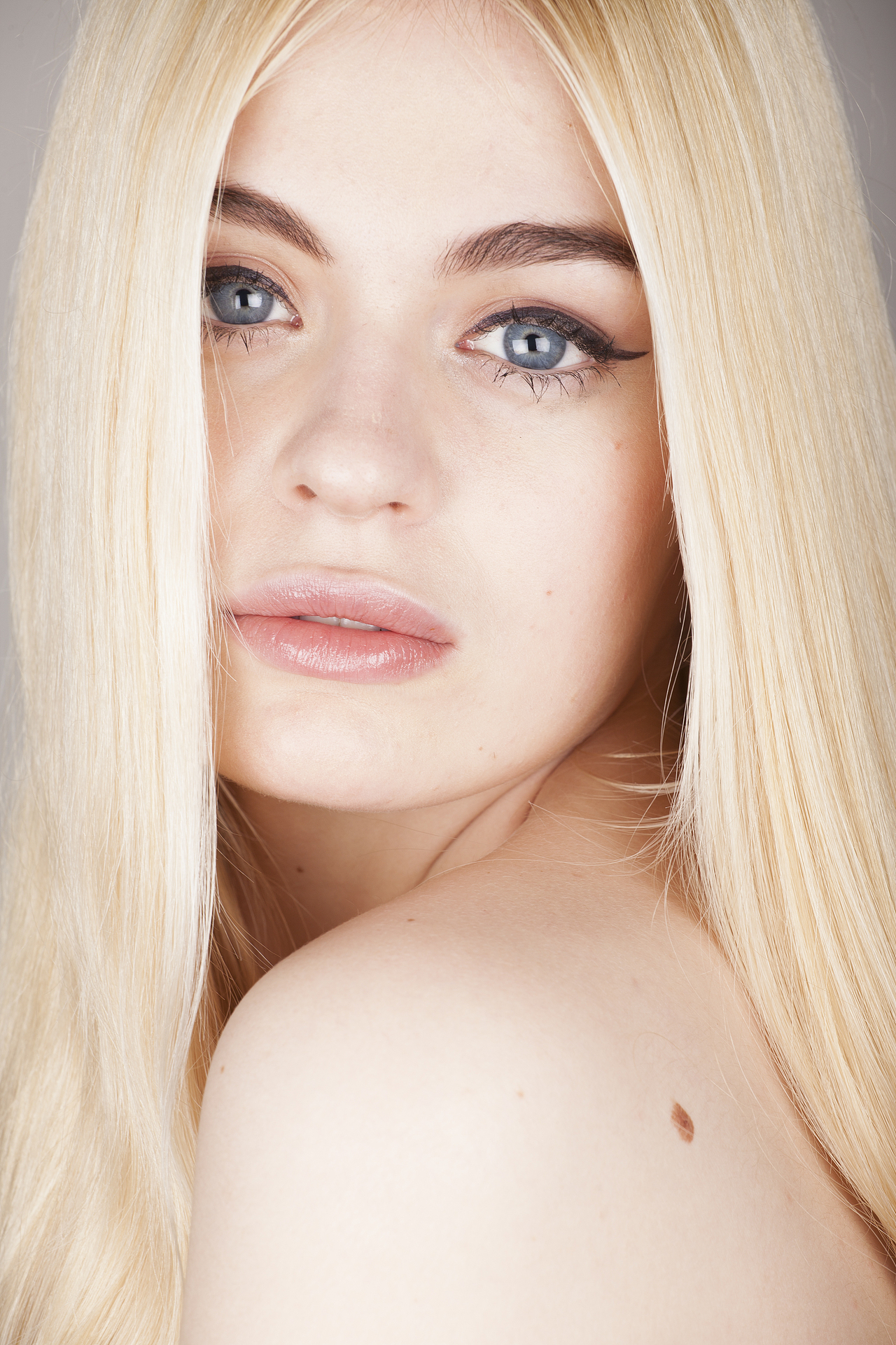 人像精修（图ZMjMwMDQyMTky） - 修图/后期 - 站酷设计师设计的老涂原创素材 - 站酷ZCOOL