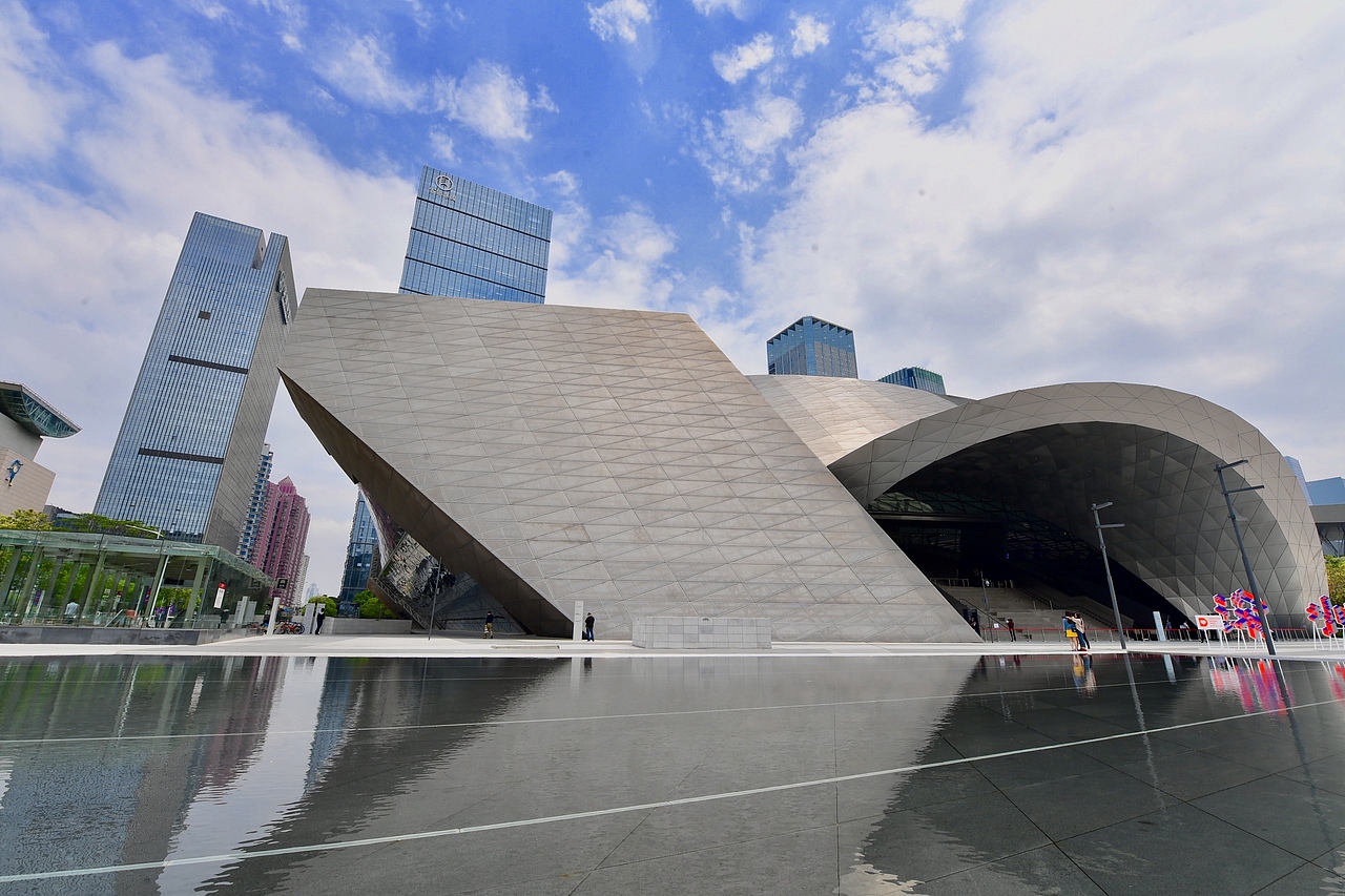 深圳当代艺术馆与深圳展览馆