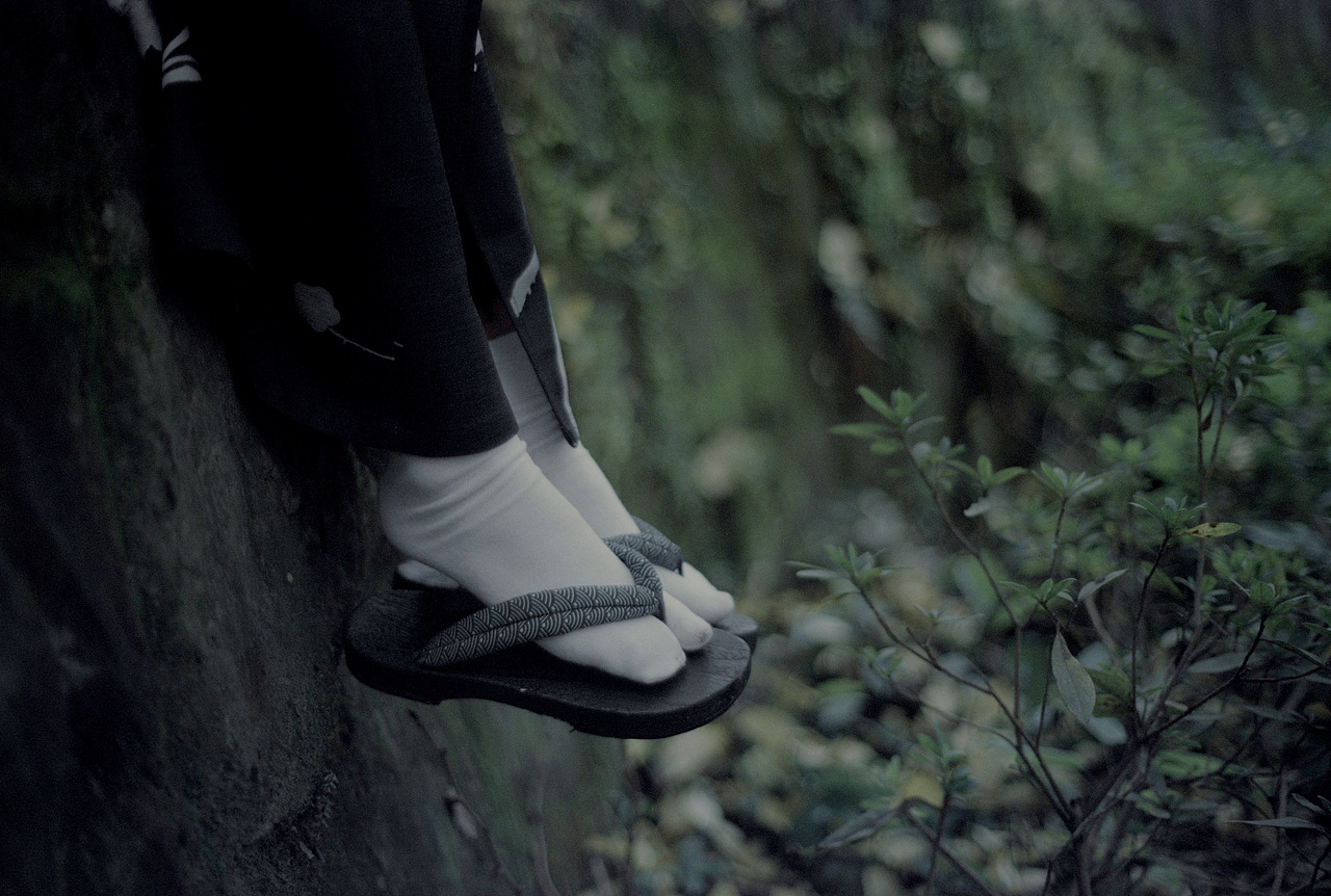 灵幽听微，谁观玉颜