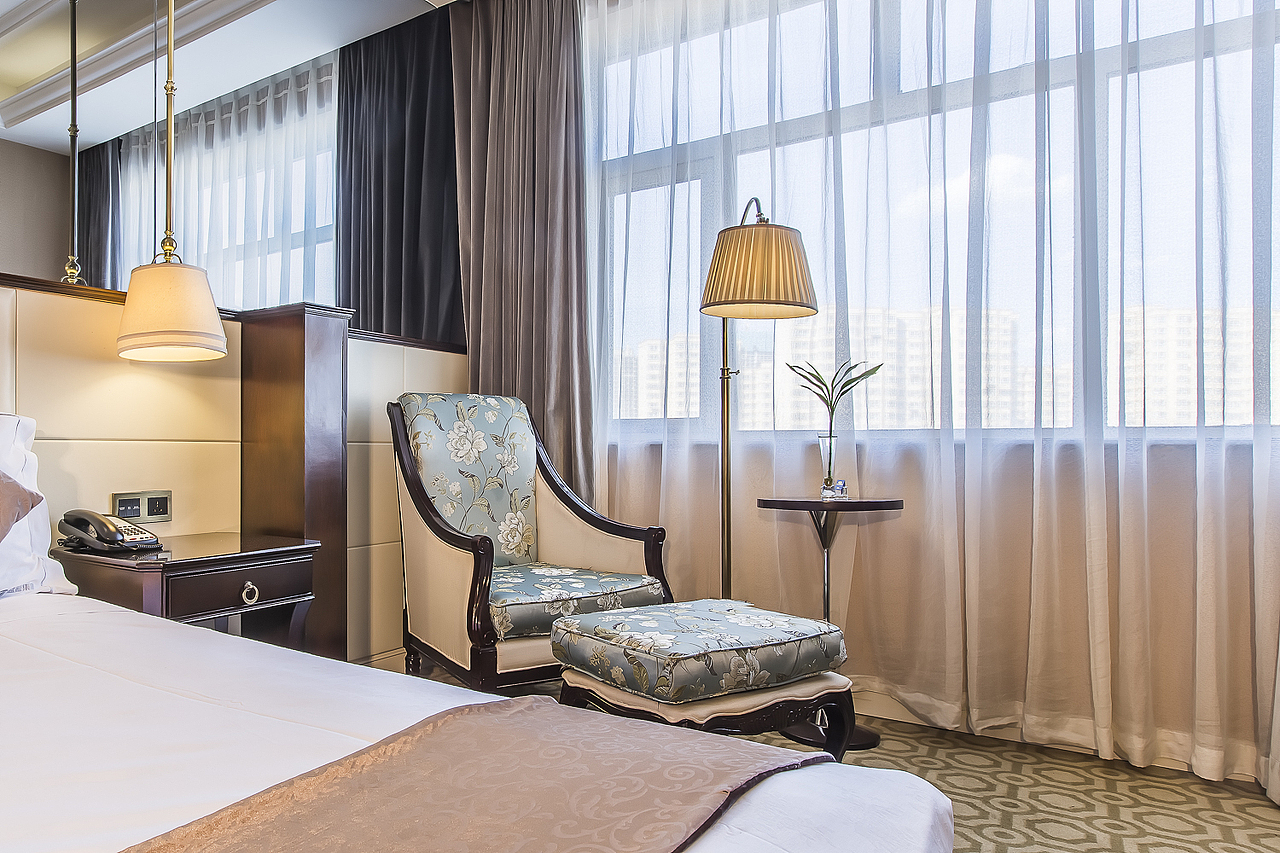 蓝鲸泛海商务酒店