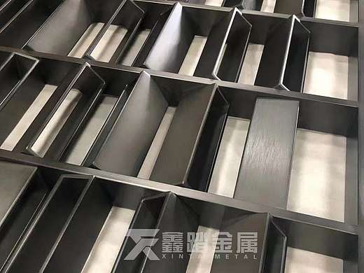 现代简约风格  星级酒店黑金不锈钢屏风隔断高清大图