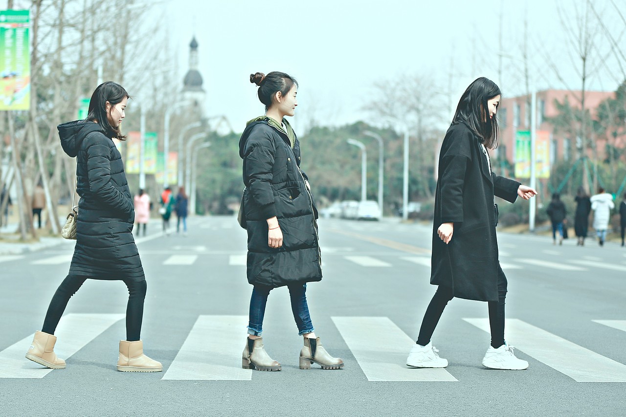 闺蜜（图ZMTI3NTQwNTc2） - 人像摄影 - 站酷设计师秋秋不是秋原创素材 - 站酷ZCOOL