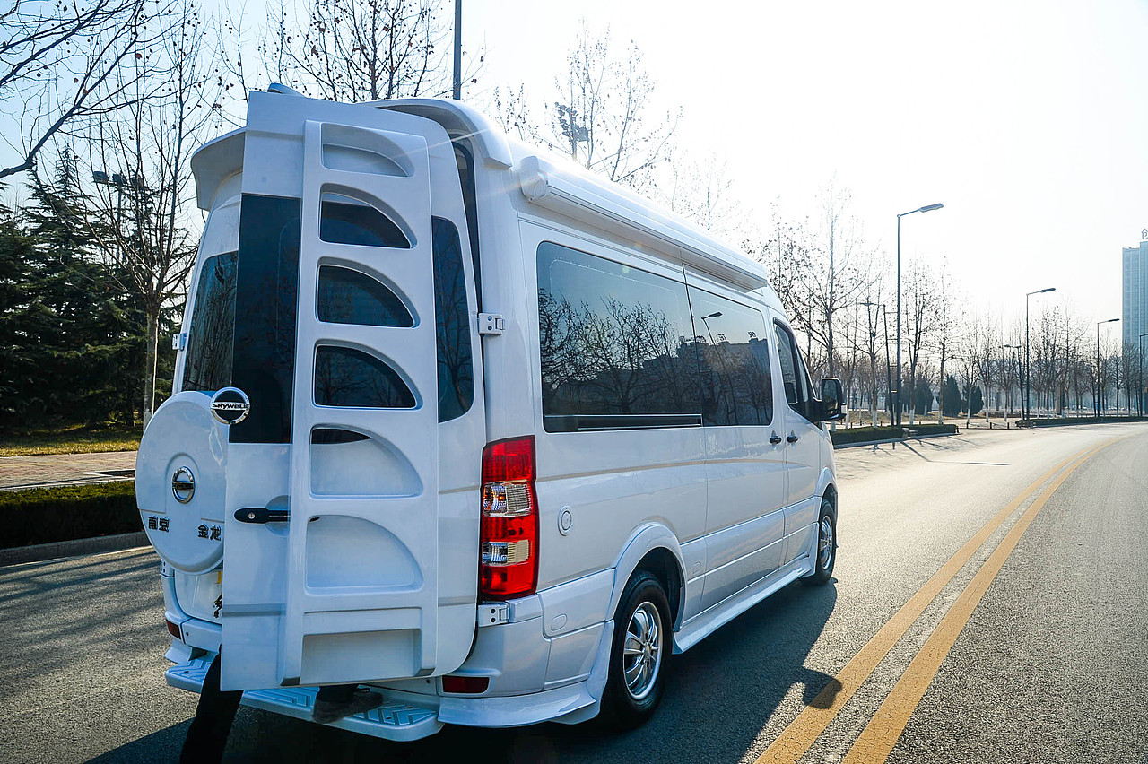 南京金龙b型商旅房车