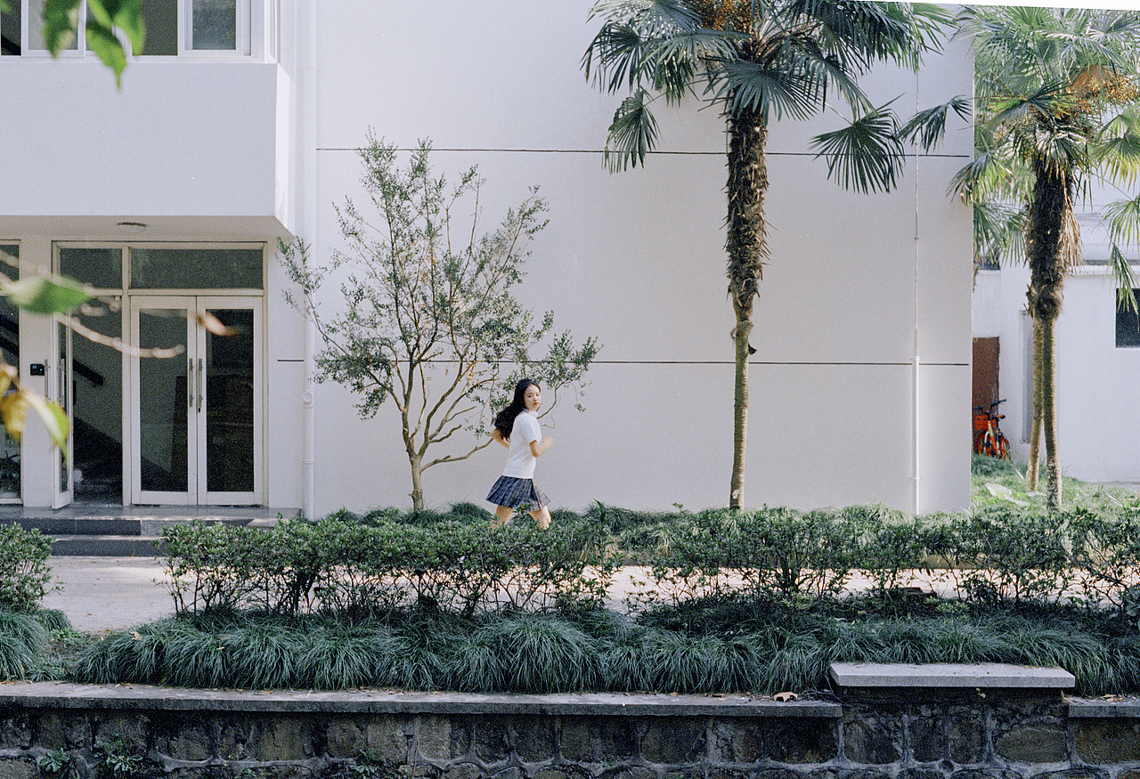 蓝色与黄色（图ZMTQyMjM2MzQw） - 人像摄影 - 站酷设计师zZhaoYue原创素材 - 站酷ZCOOL