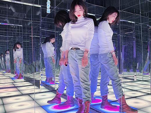 全新黑科季自主研发网红项目《彩虹迷宫》