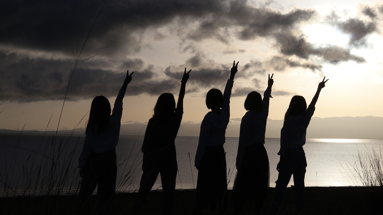 青海湖人像剪影（图ZMTMzMjE2MDYw） - 人像摄影 - 站酷设计师梦醒时分sr原创素材 - 站酷ZCOOL