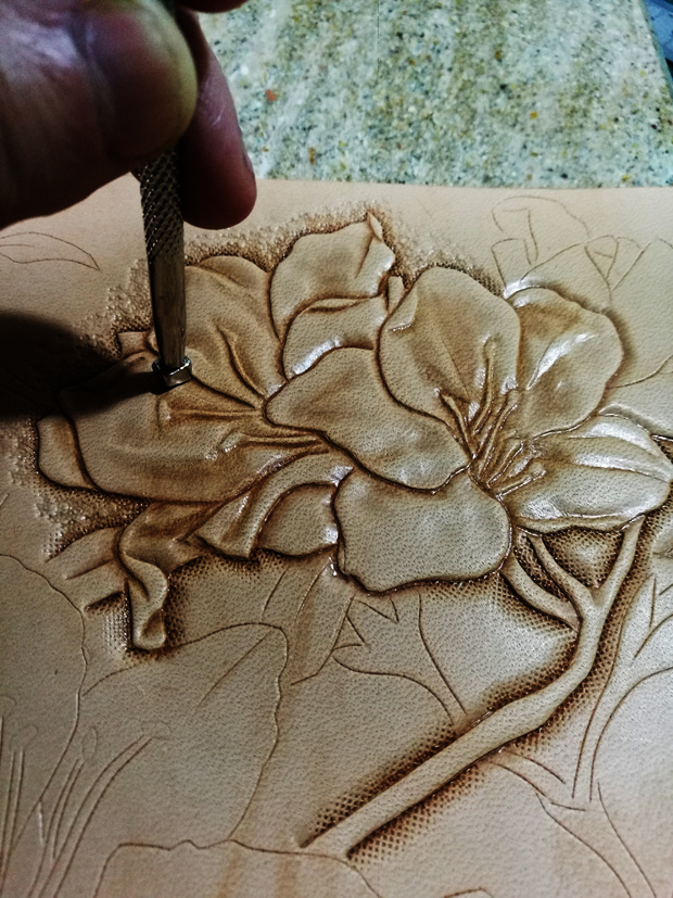 皮雕杜鹃花折叠钱包步骤介绍|手工艺|工艺品设计|最栈鬼的人 - 原创