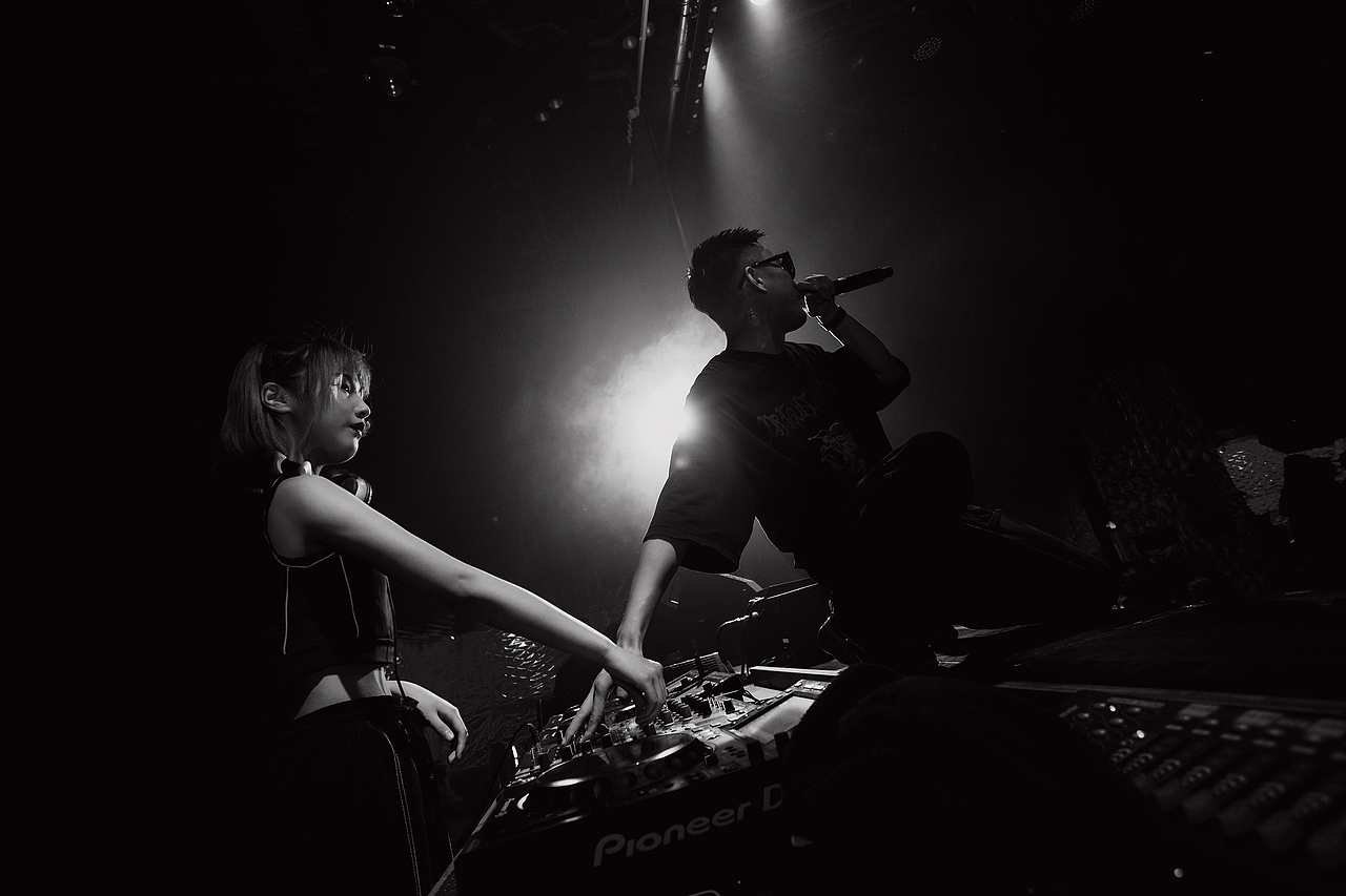 dj酒吧拍摄|摄影|人文/纪实摄影|琼窗梦口留残月_原创作品-站酷zcool