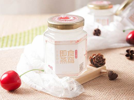 店家自熬的燕窝，取材马来西亚的燕窝