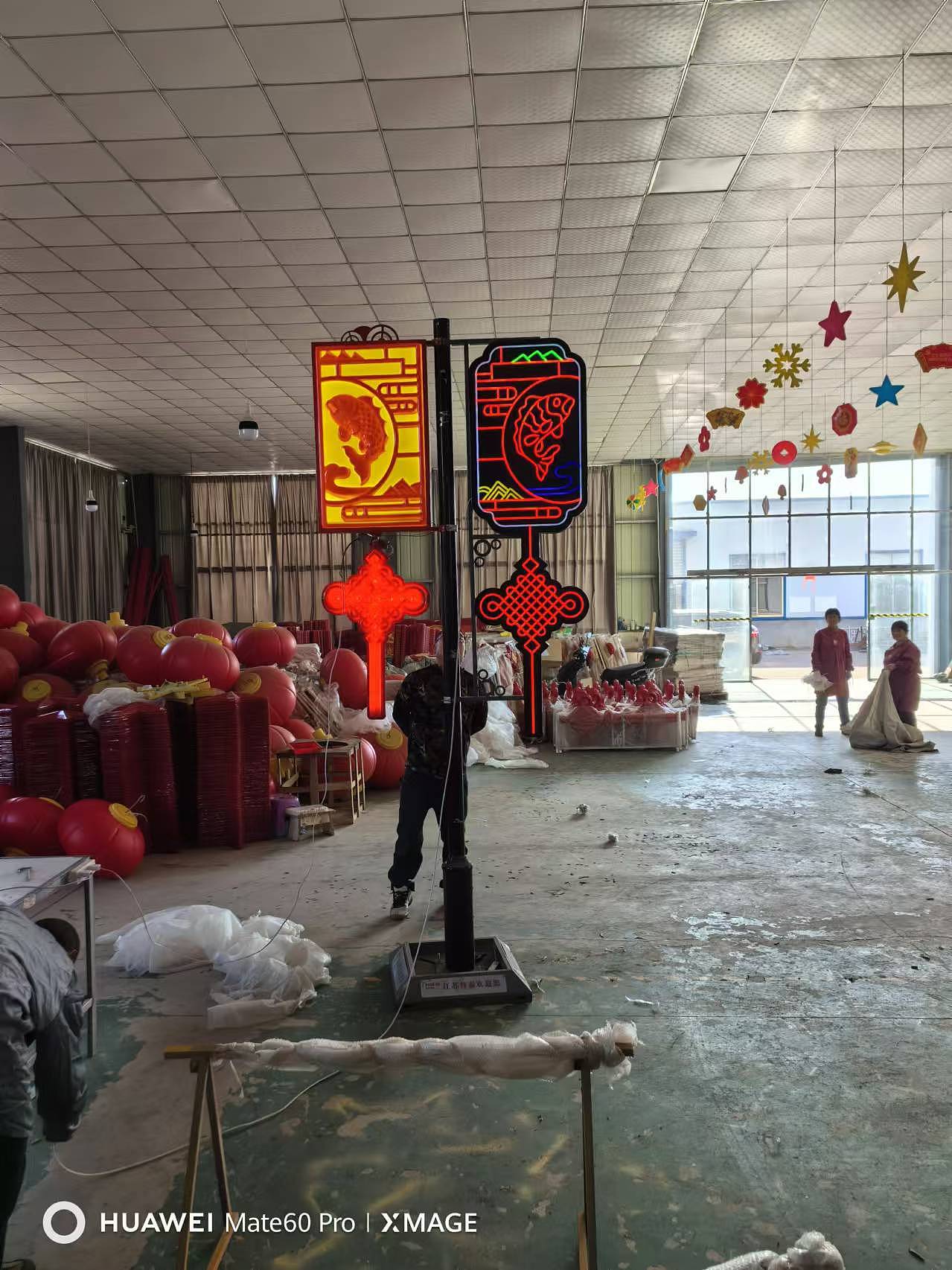 路灯杆霓虹灯带灯箱