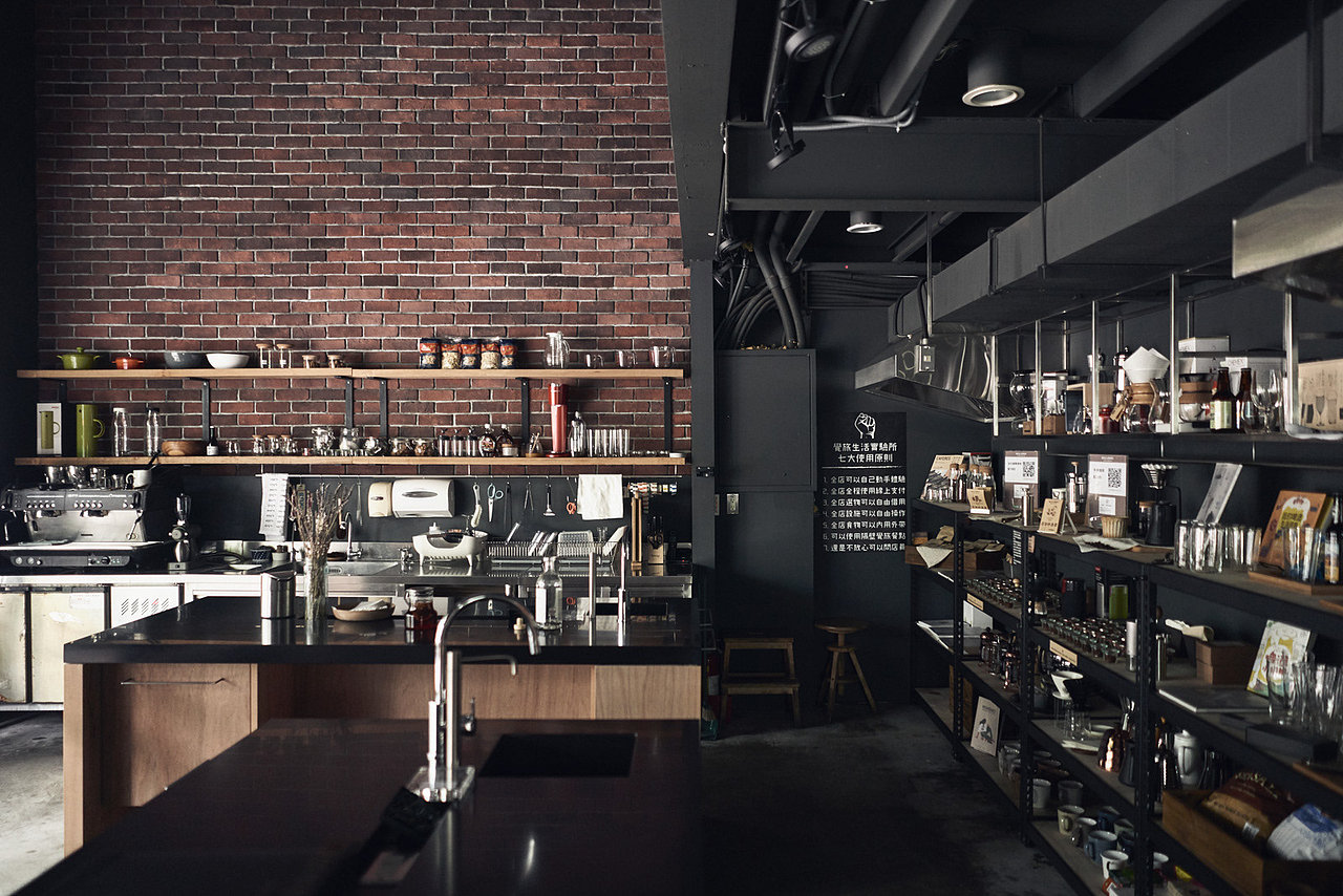 「餐饮设计」简约低调 灵动大气的工业风饮品店