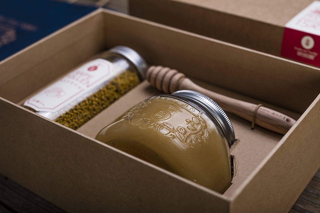 甜蜜旅行家系列蜂蜜包装设计（图ZMzQxOTc0MjQ=） - 包装 - 站酷设计师安宁aiden原创素材 - 站酷ZCOOL