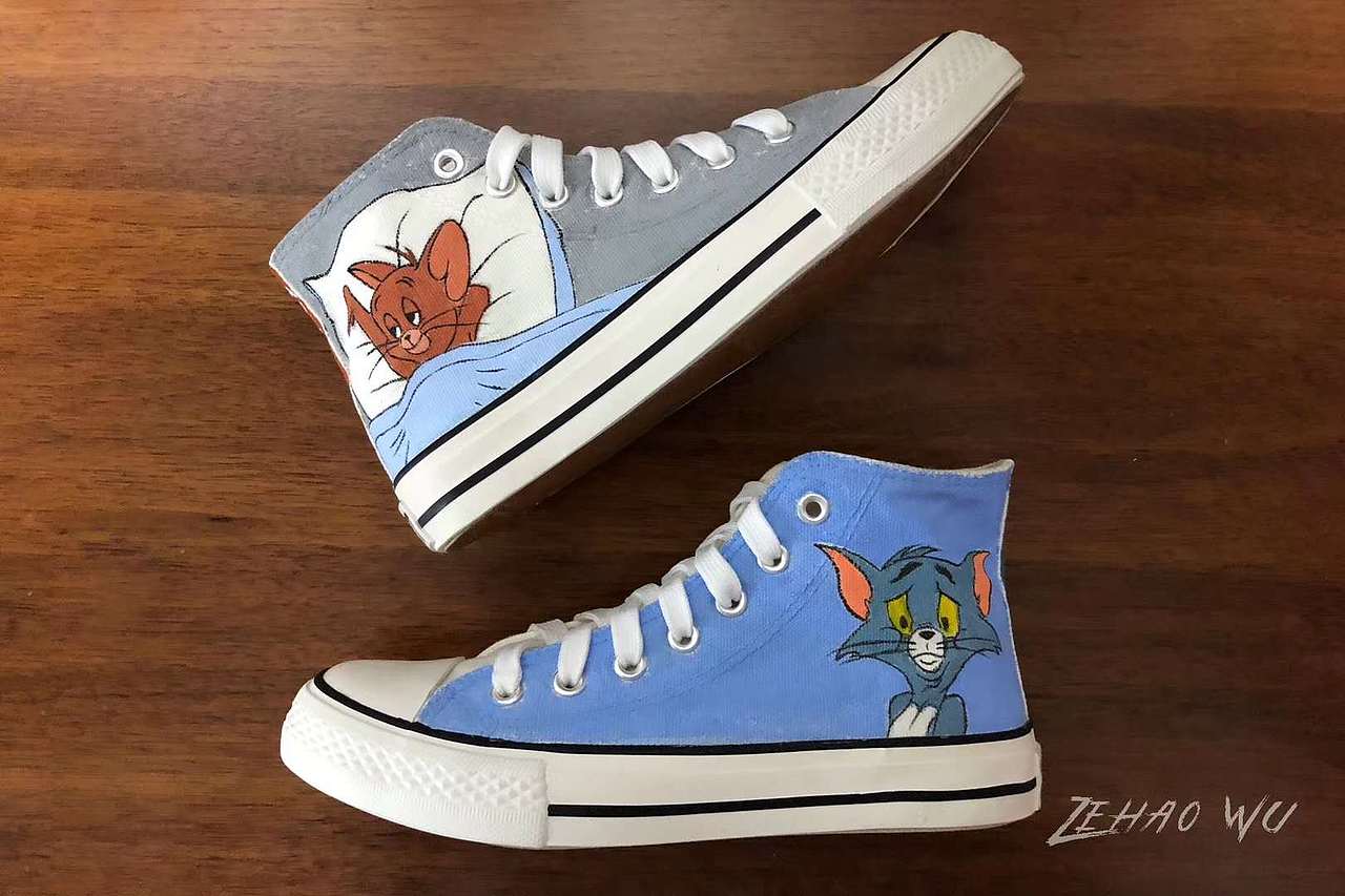 手绘鞋子石头画