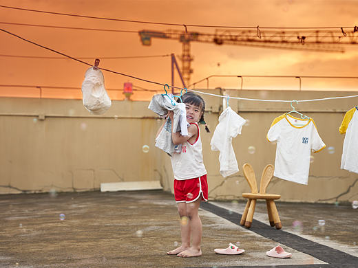 和圈圈在天台“挖煤”