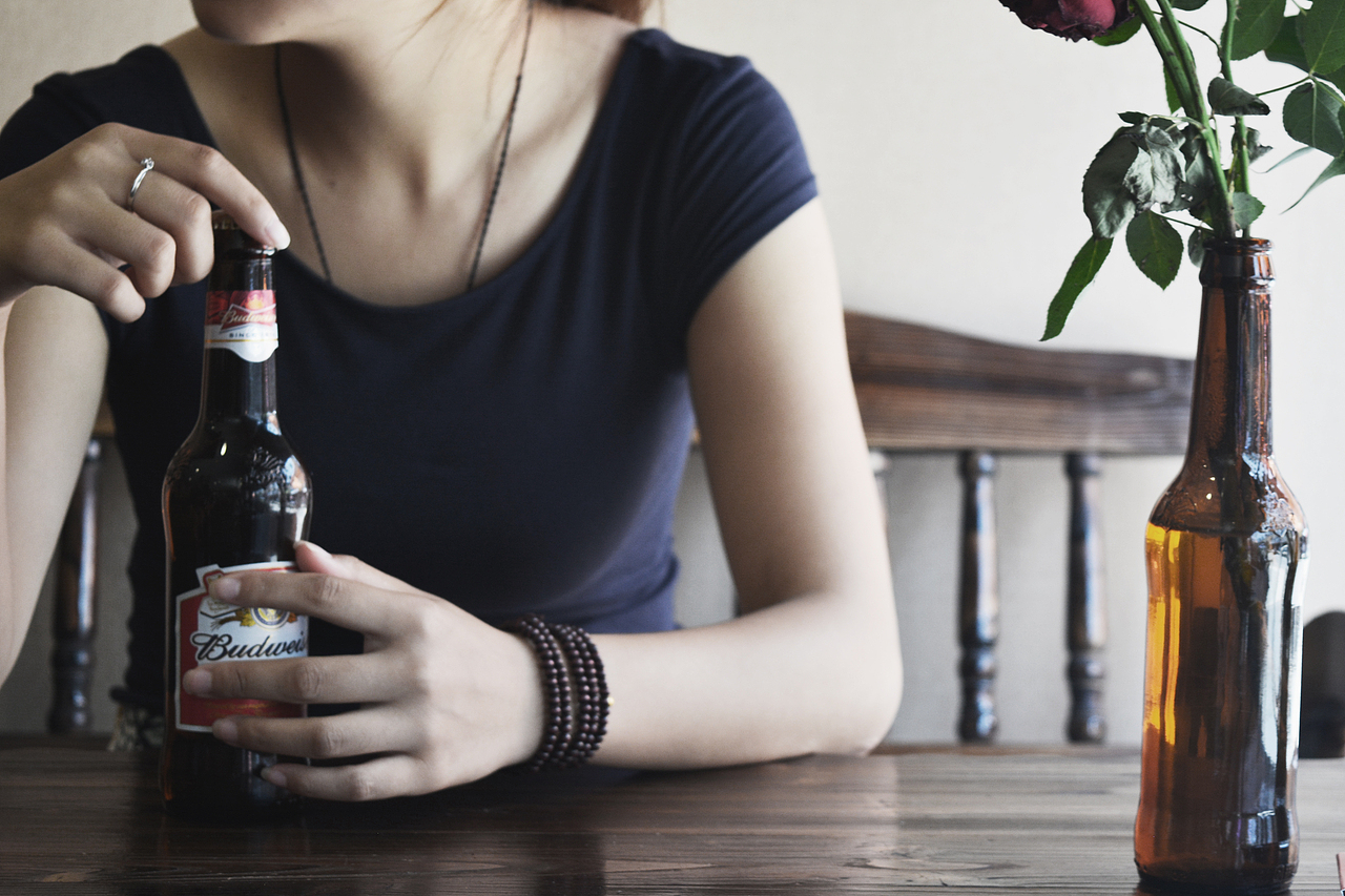 笙南咖啡馆（图ZNjEyMDgwMTI=） - 人像摄影 - 站酷设计师月明闻杜宇原创素材 - 站酷ZCOOL