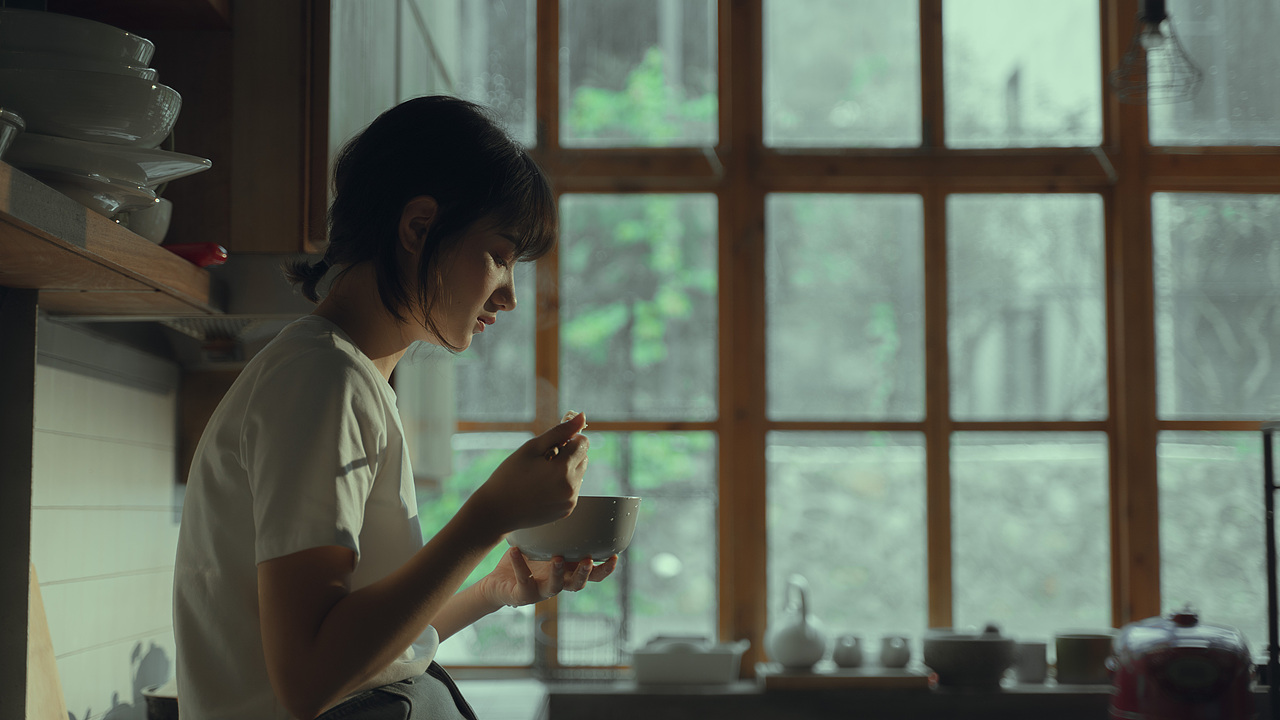 今天下雨了（图ZMjQyNjQ1NzAw） - 人像摄影 - 站酷设计师板栗茶籽原创素材 - 站酷ZCOOL