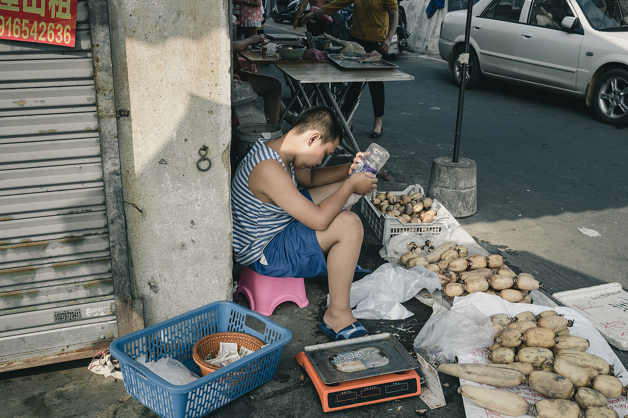 行走于市井（图ZMjM4ODAyNTI0） - 人文/纪实摄影 - 站酷设计师老炮叔叔原创素材 - 站酷ZCOOL