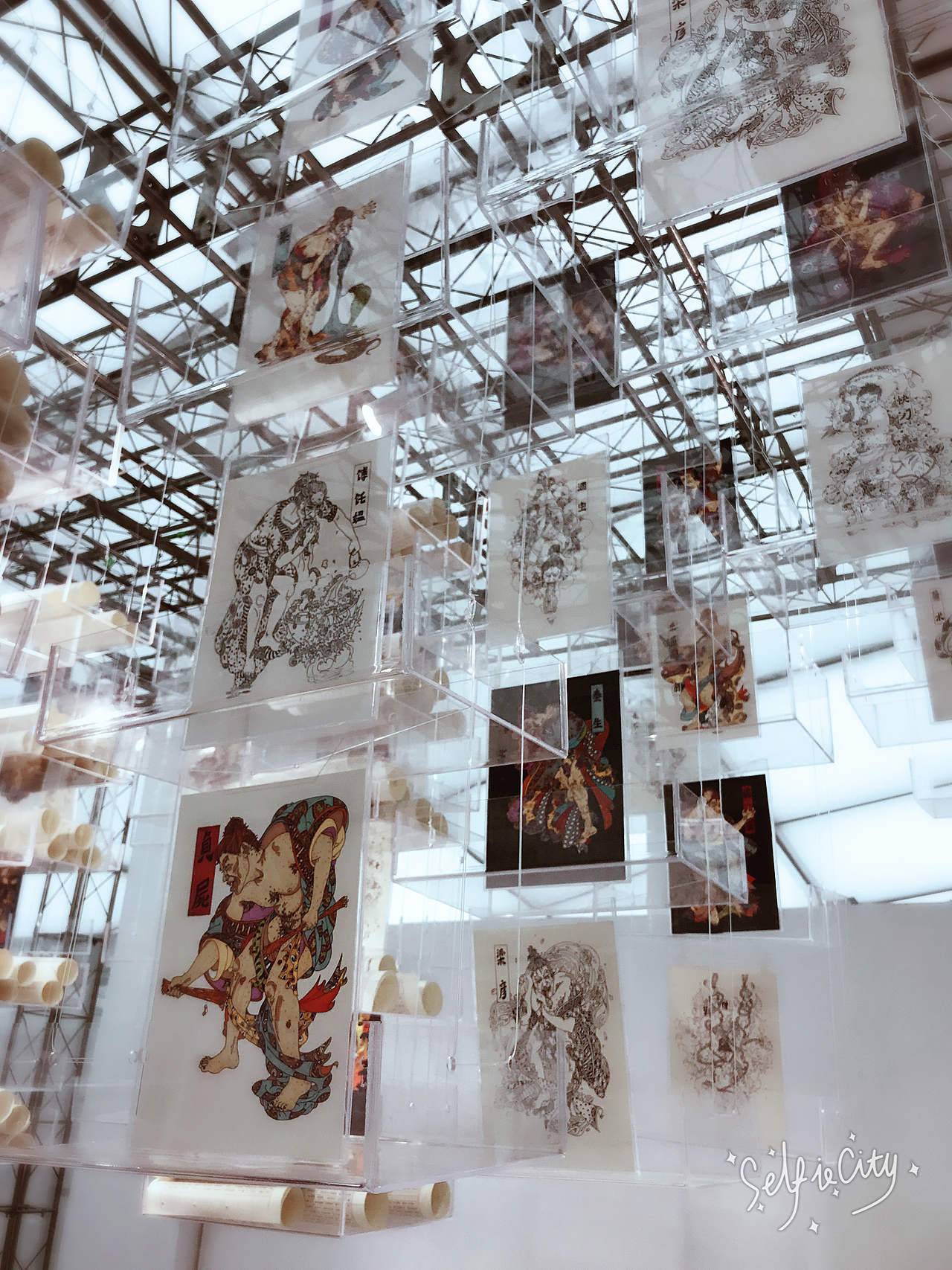 《浮生·魅影》最终展览效果。（图ZNzg4OTUzMzI=） - 绘画 - 站酷设计师李子双原创素材 - 站酷ZCOOL
