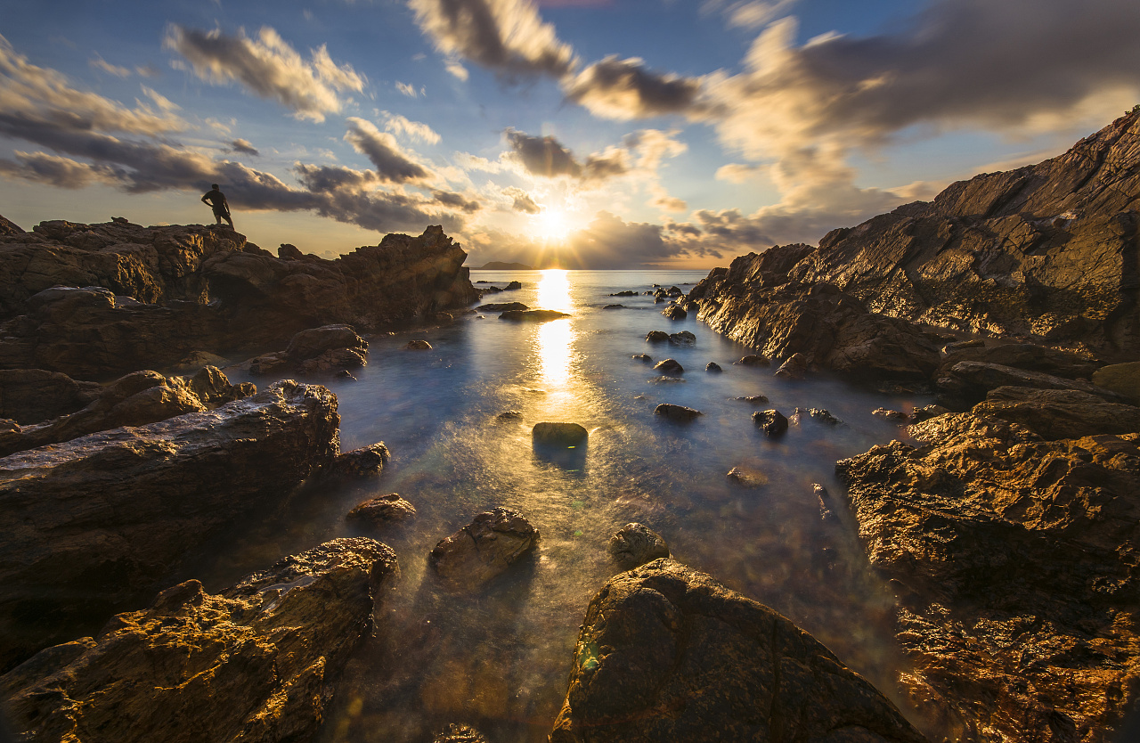 鹿嘴山庄的日出和云端垂钓者