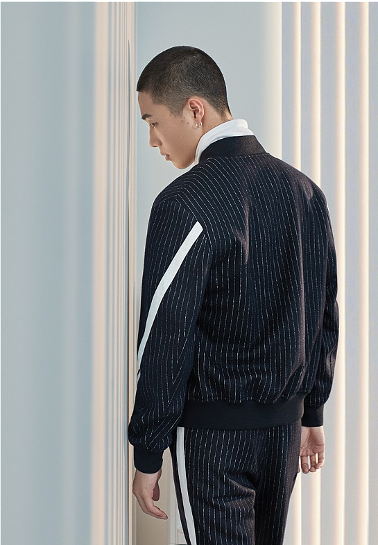 一组品牌办公场景拍摄