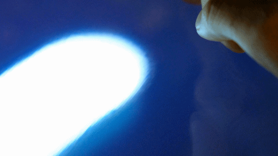 时尚的外观,让餐厅瞬间蓬荜生辉
<br>就餐之余在桌面轻轻游离指尖绘画你喜欢的世界