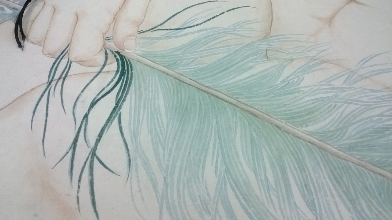 后悔用淡色画孔雀羽毛,太淡了,没办法就继续用深绿色继续描上,不如原本感觉。哎。下回要大胆用深色了!