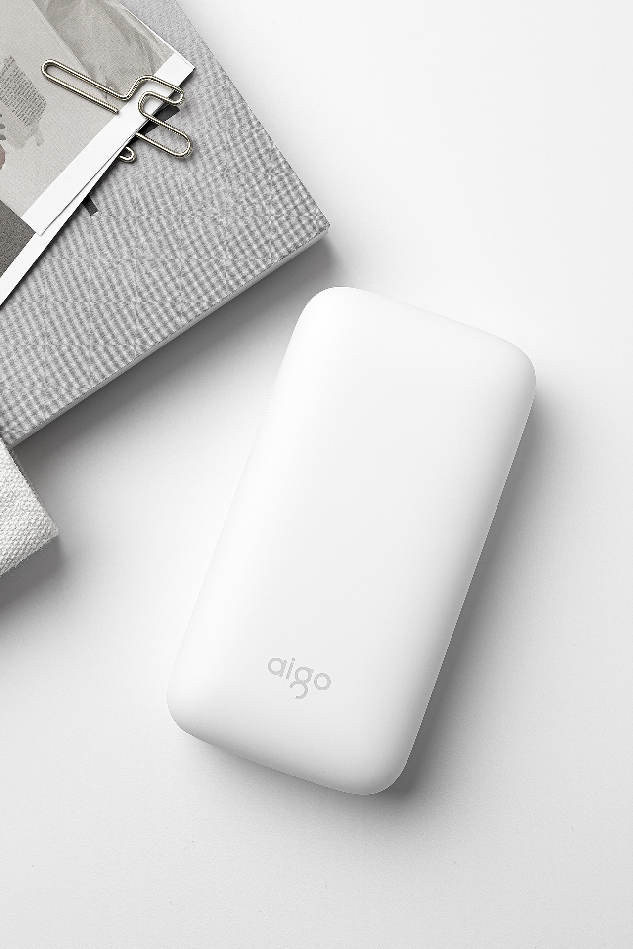 品牌案例丨aigo 爱国者 10000mAh 快充移动电源（图ZMjM0ODk4MDE2） - 产品摄影 - 站酷设计师白底图原创素材 - 站酷ZCOOL