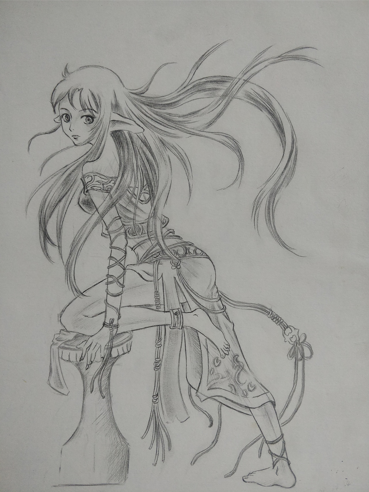 身上带着各种饰品的精灵