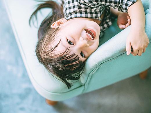 小妞，等那么久，饮料好喝吗？