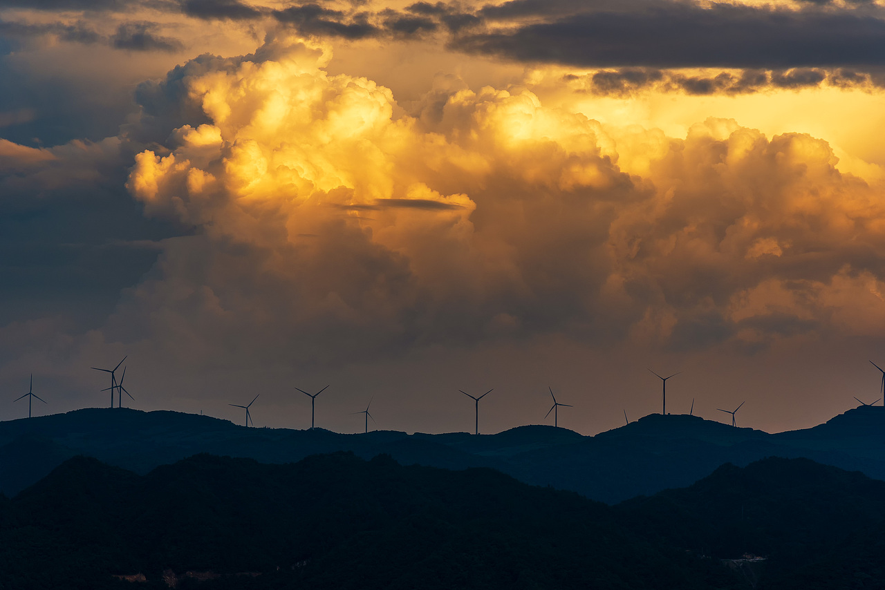 齐岳山夕阳余辉