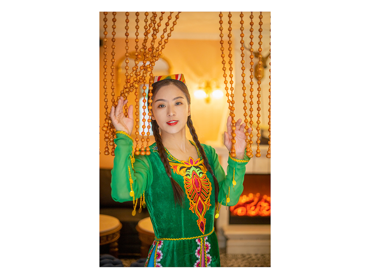 绿衣少女游喀什（图ZMjYwMDQ2MzE2） - 人像摄影 - 站酷设计师唐景词原创素材 - 站酷ZCOOL