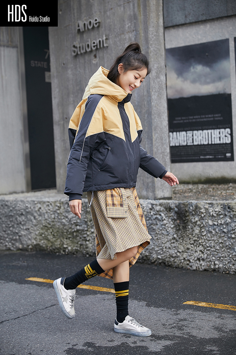 女装秋冬装模特外景拍摄