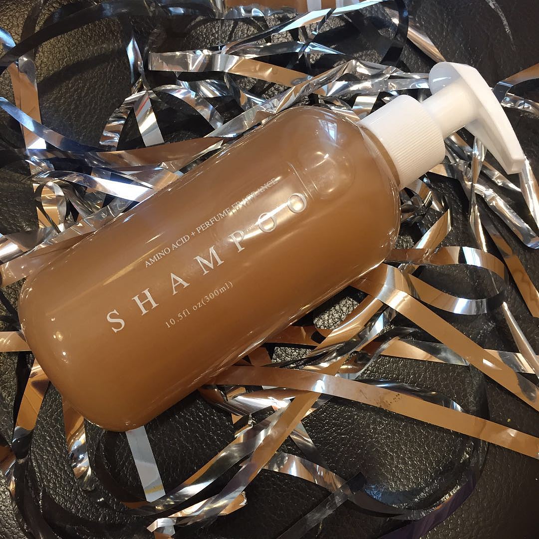 花美齡洗發(fā)水logo&包裝設(shè)計(jì)（圖ZMTMwNDQ3MDY0） - 品牌 - 站酷設(shè)計(jì)師logo管家原創(chuàng)素材 - 站酷ZCOOL