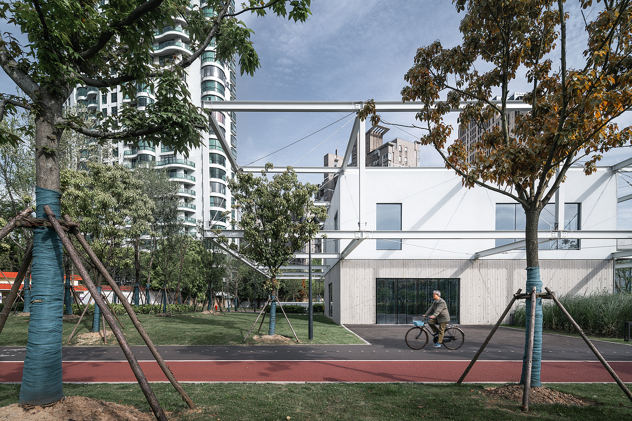 上海一个公园的小建筑。