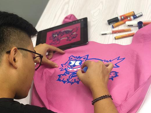 巴黎世家驻场艺术家涂鸦活动