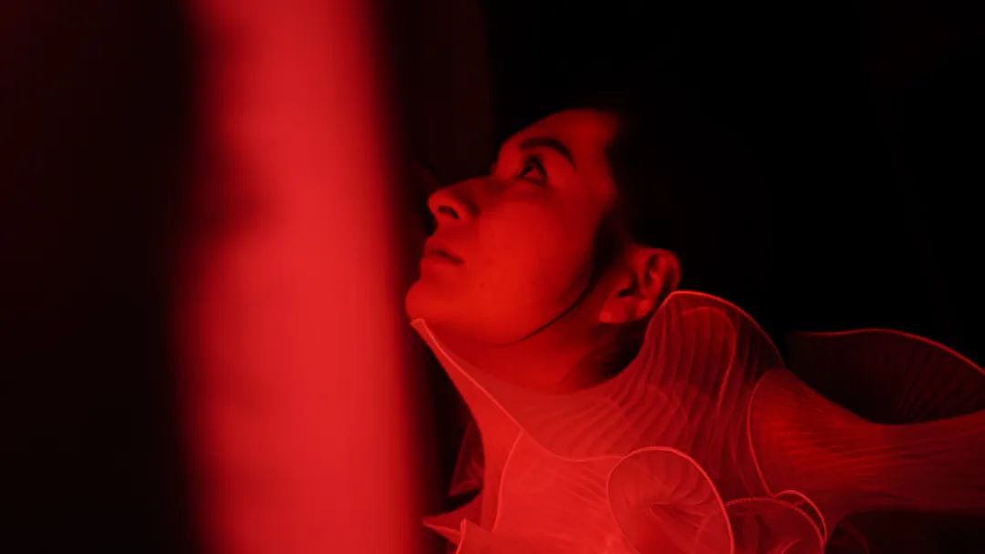 棚拍人像：红（图ZMzUzMjQ4MzIw） - 人像摄影 - 站酷设计师frank_69原创素材 - 站酷ZCOOL