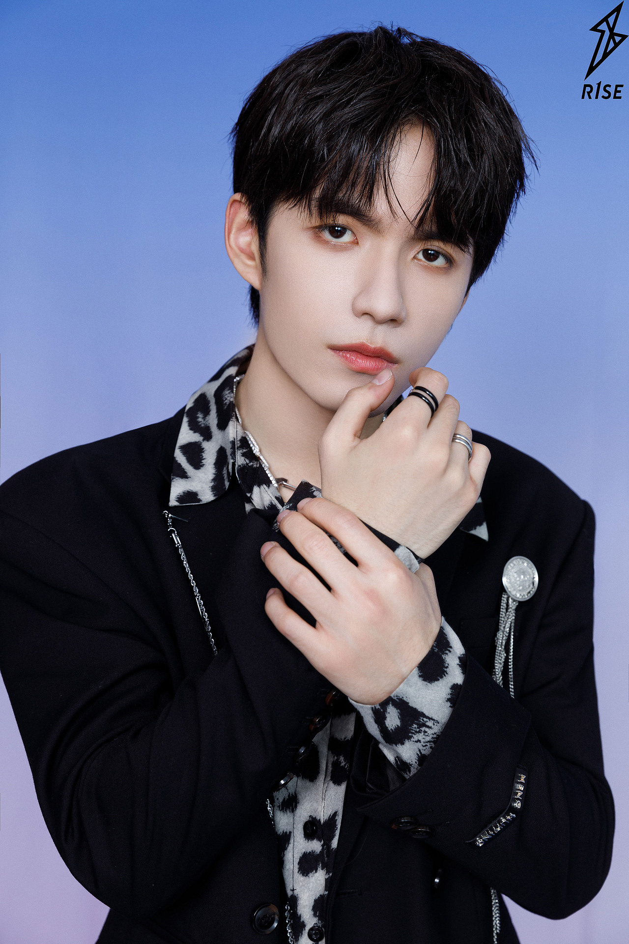 r1se-姚琛 r1se-张颜齐