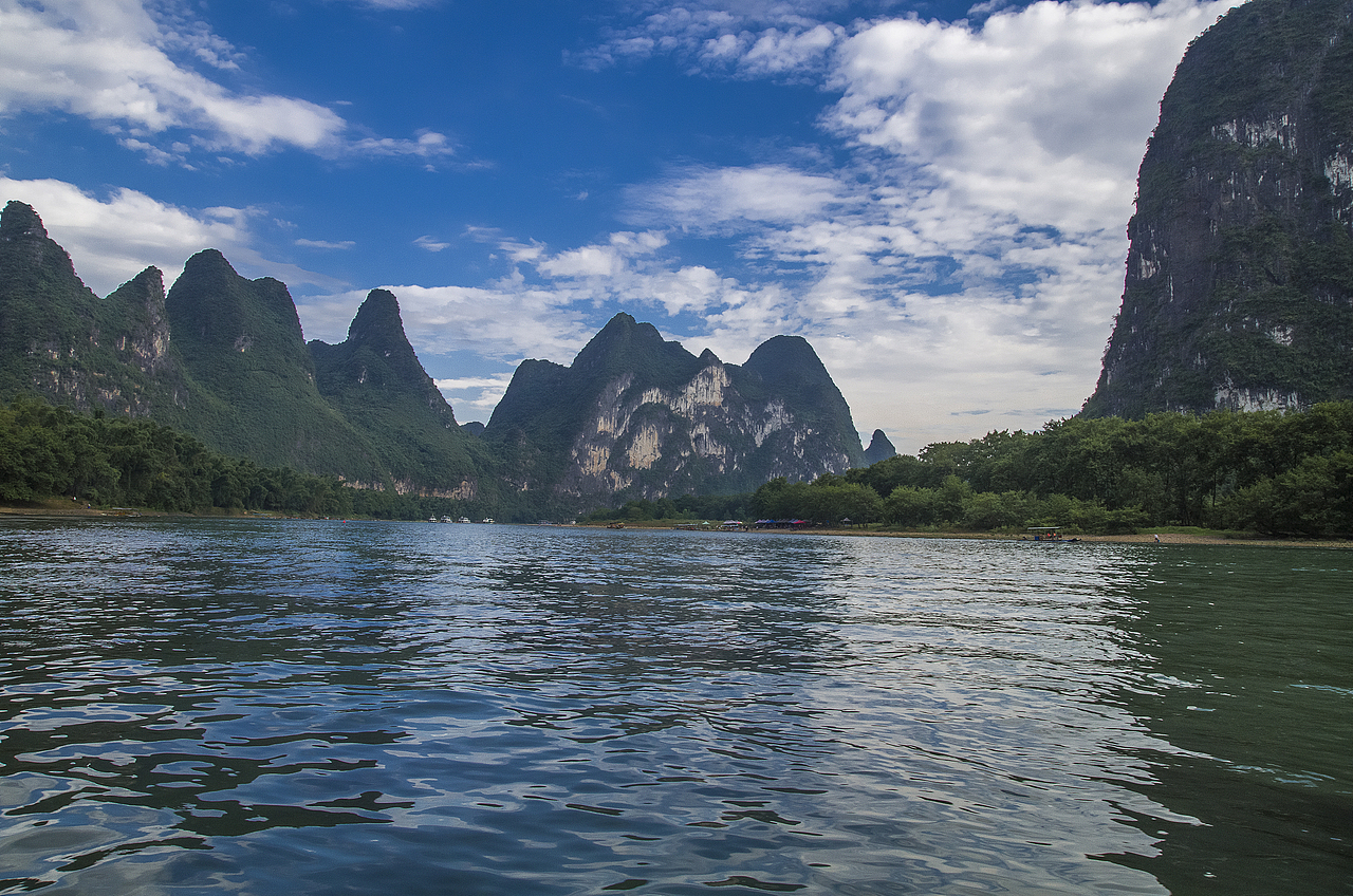 桂林漓江九馬畫(huà)山 vs Club Med（圖ZMzQxNDkyNTY=） - 風(fēng)光攝影 - 站酷設(shè)計(jì)師安心遠(yuǎn)原創(chuàng)素材 - 站酷ZCOOL