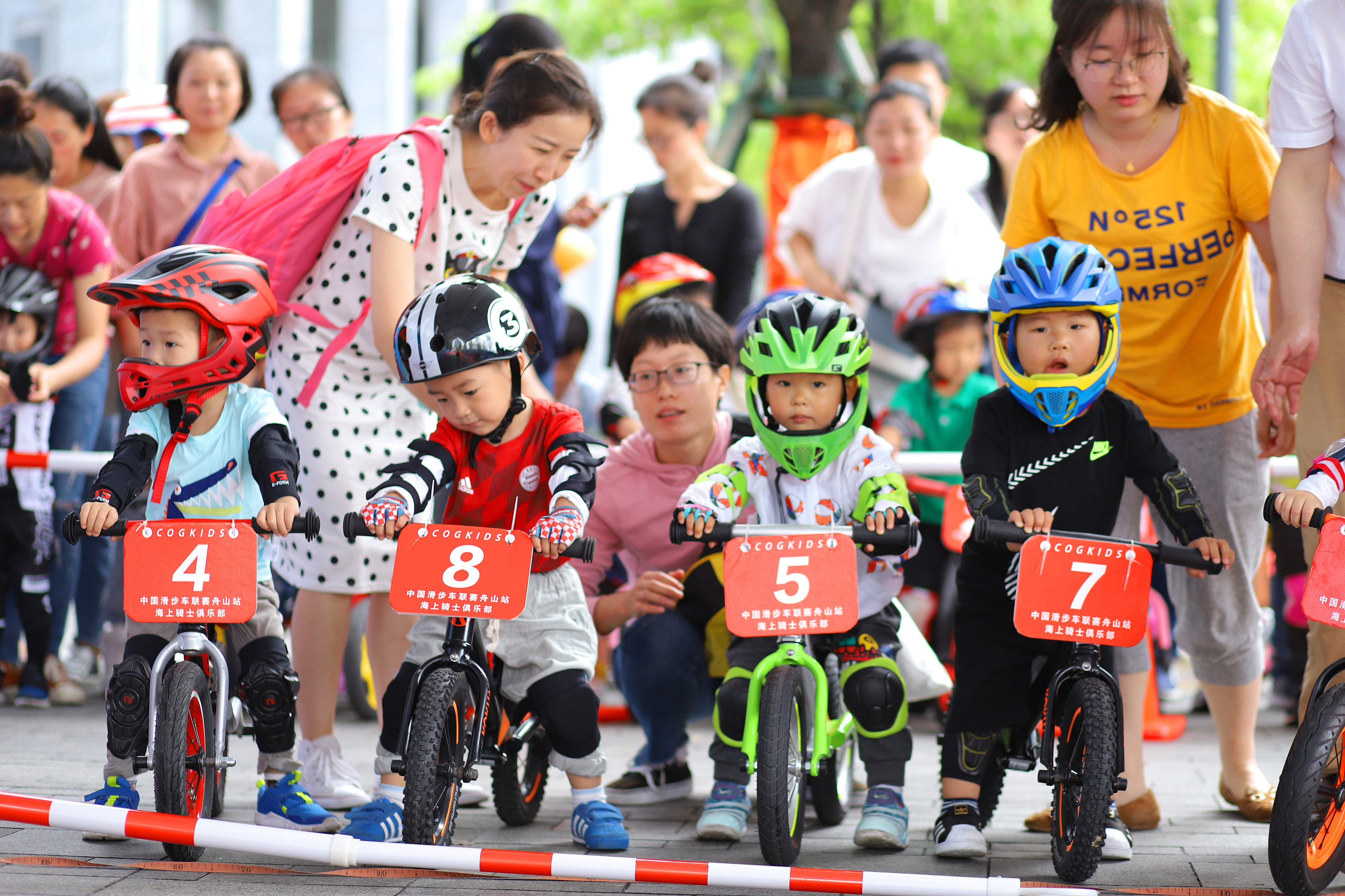儿童节滑步车活动