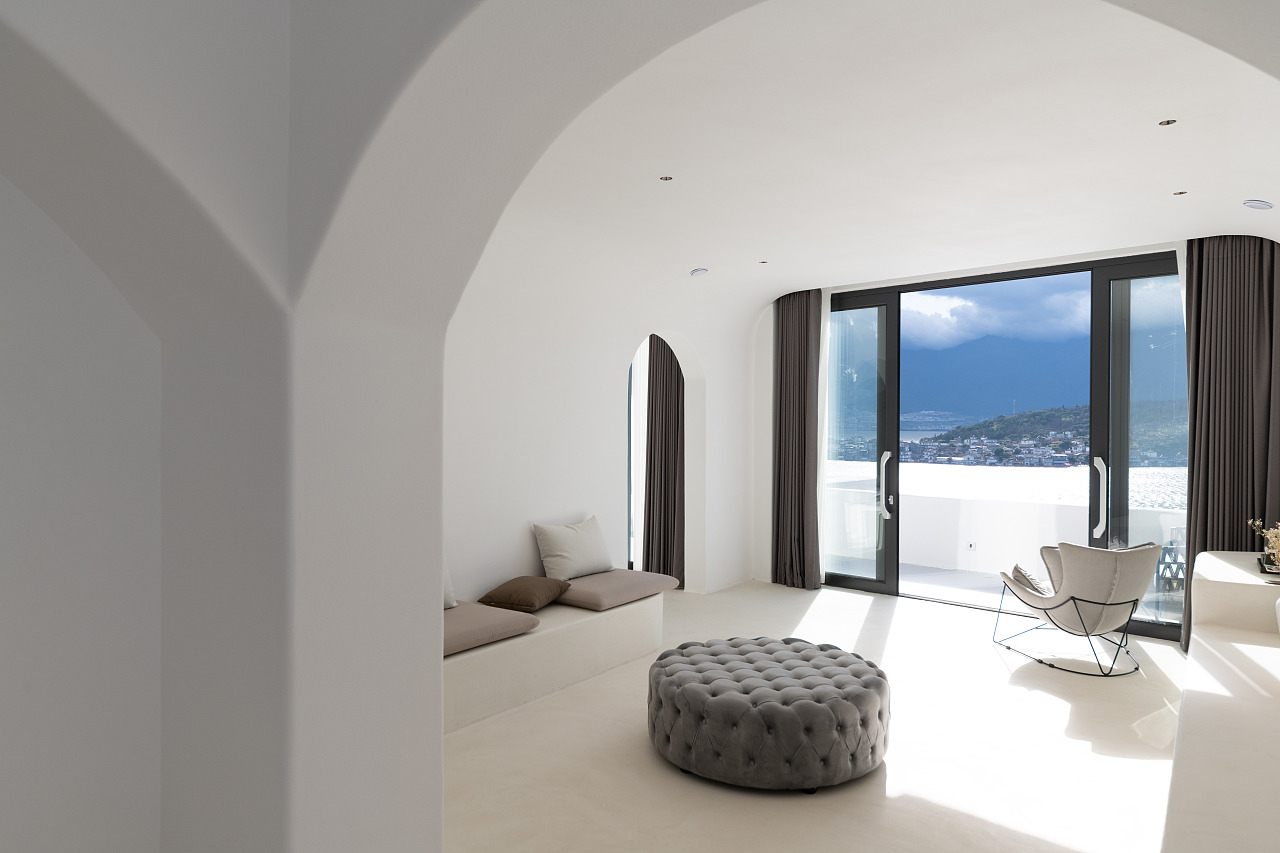 大理梦工厂悬崖酒店 | 西慕微水泥案例