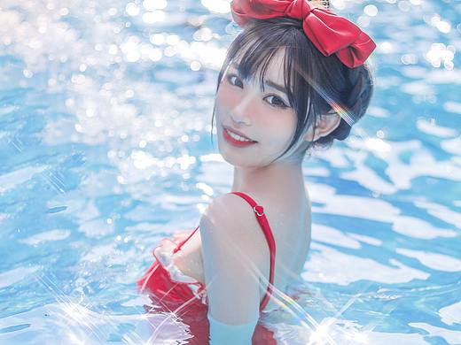 属于你的夏天 日系泳池写真