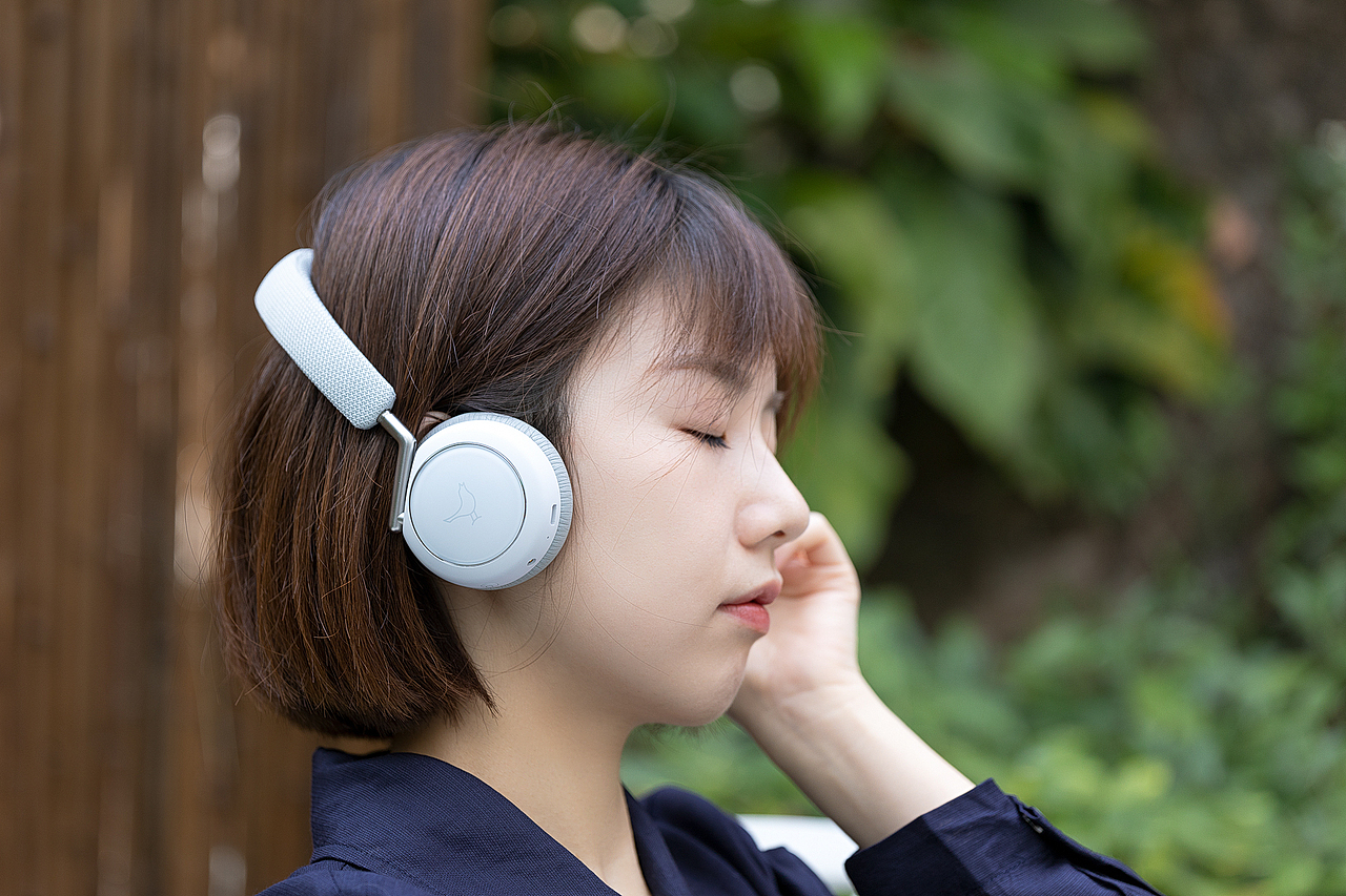 随手拍丨耳机图赏之LIBRATONE 小鸟蓝牙降噪耳机