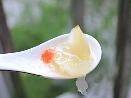 一口銀耳羹·  甜進心窩