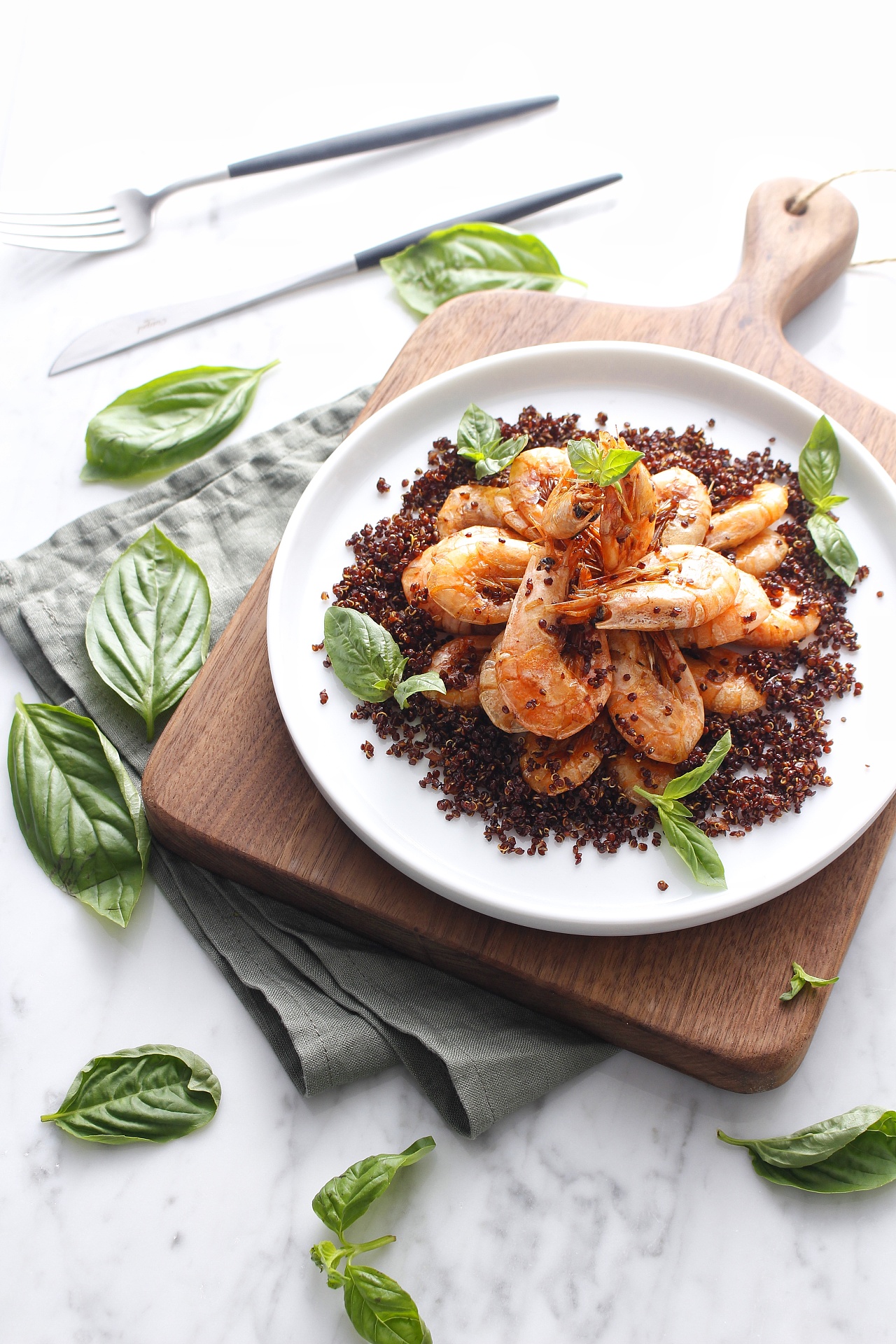 九层塔藜麦炒虾仁