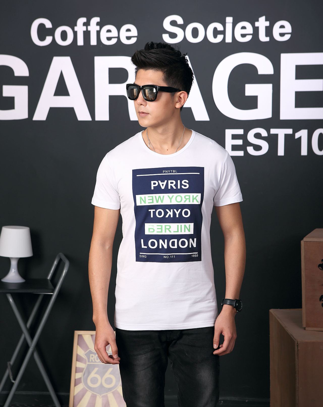 男模特摄影淘宝男装春夏装短袖t恤拍摄男外模拼拍全包时尚背景服装网