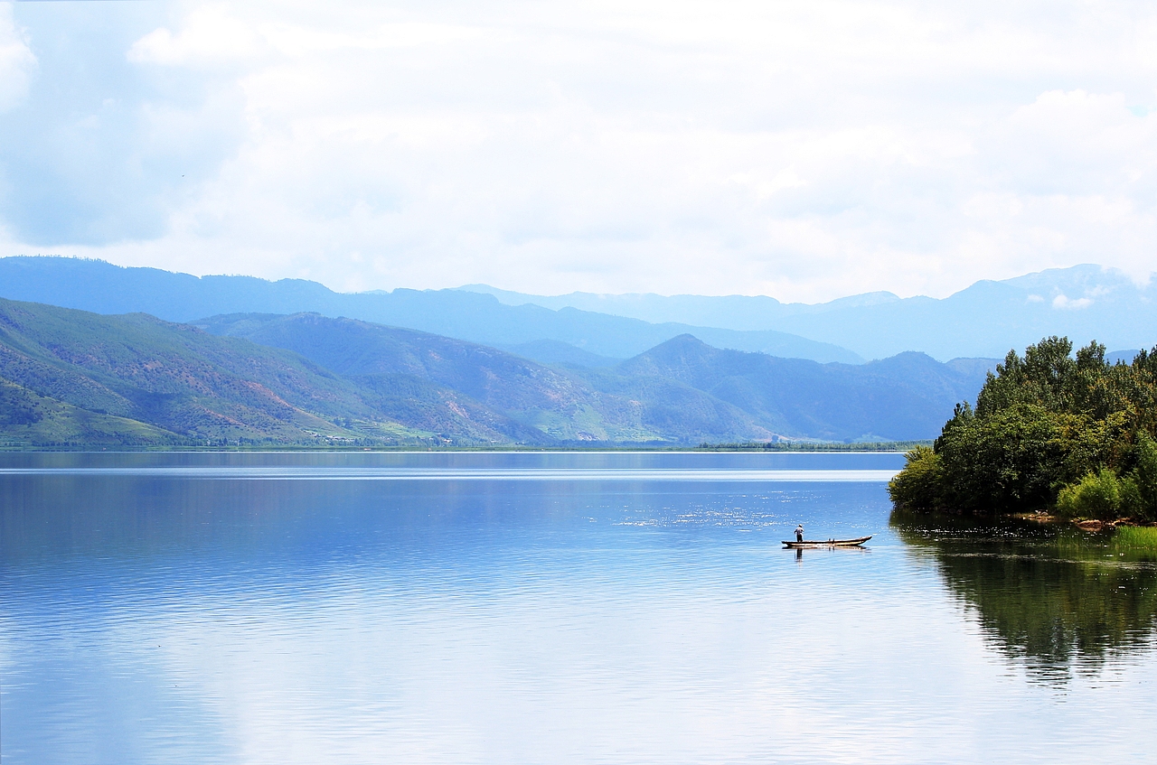 天水一色_泸沽湖