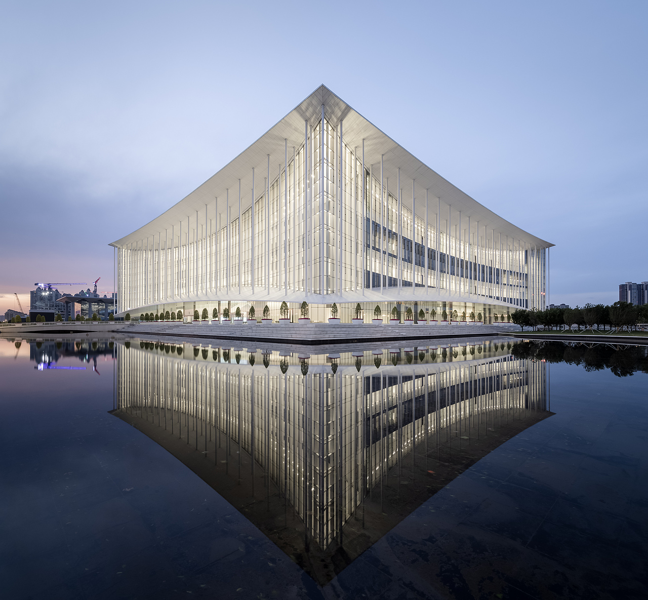 建筑景观摄影•西安新会展国际中心（图ZMjU2MDUyNzEy） - 环境/建筑摄影 - 站酷设计师叫我Kevin好了原创素材 - 站酷ZCOOL