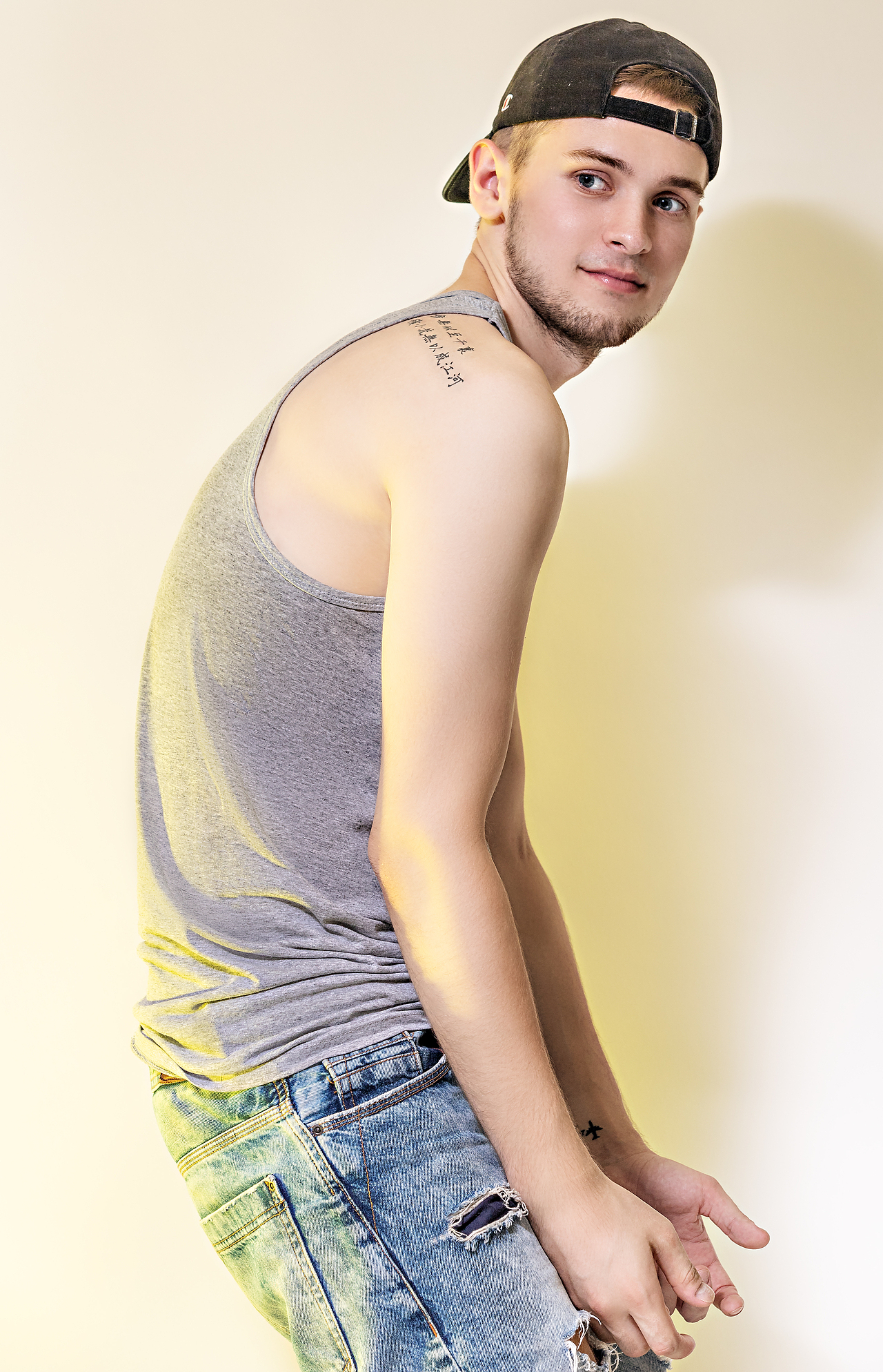 超级帅的小伙子