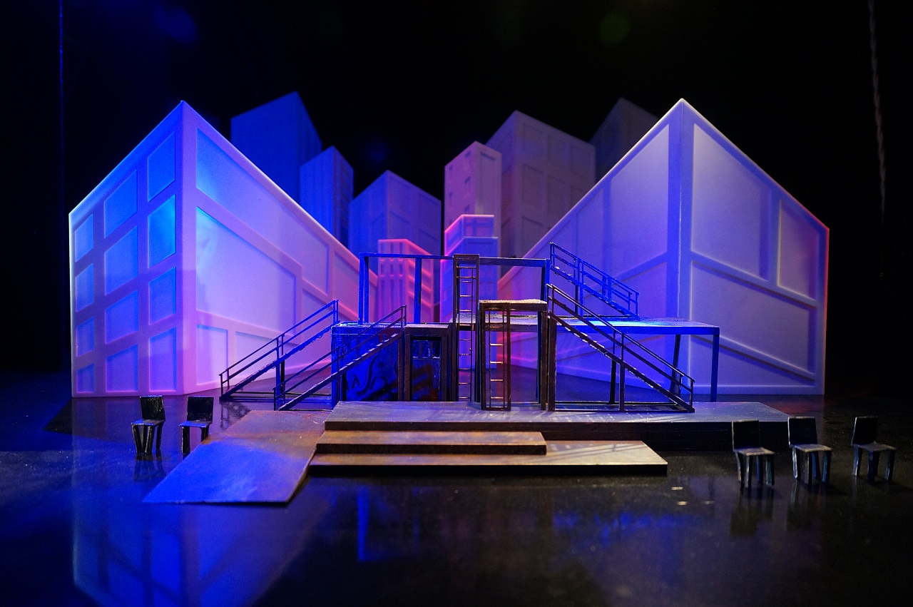 舞美系毕计音乐剧吉屋出租模型设计及定格动画展示